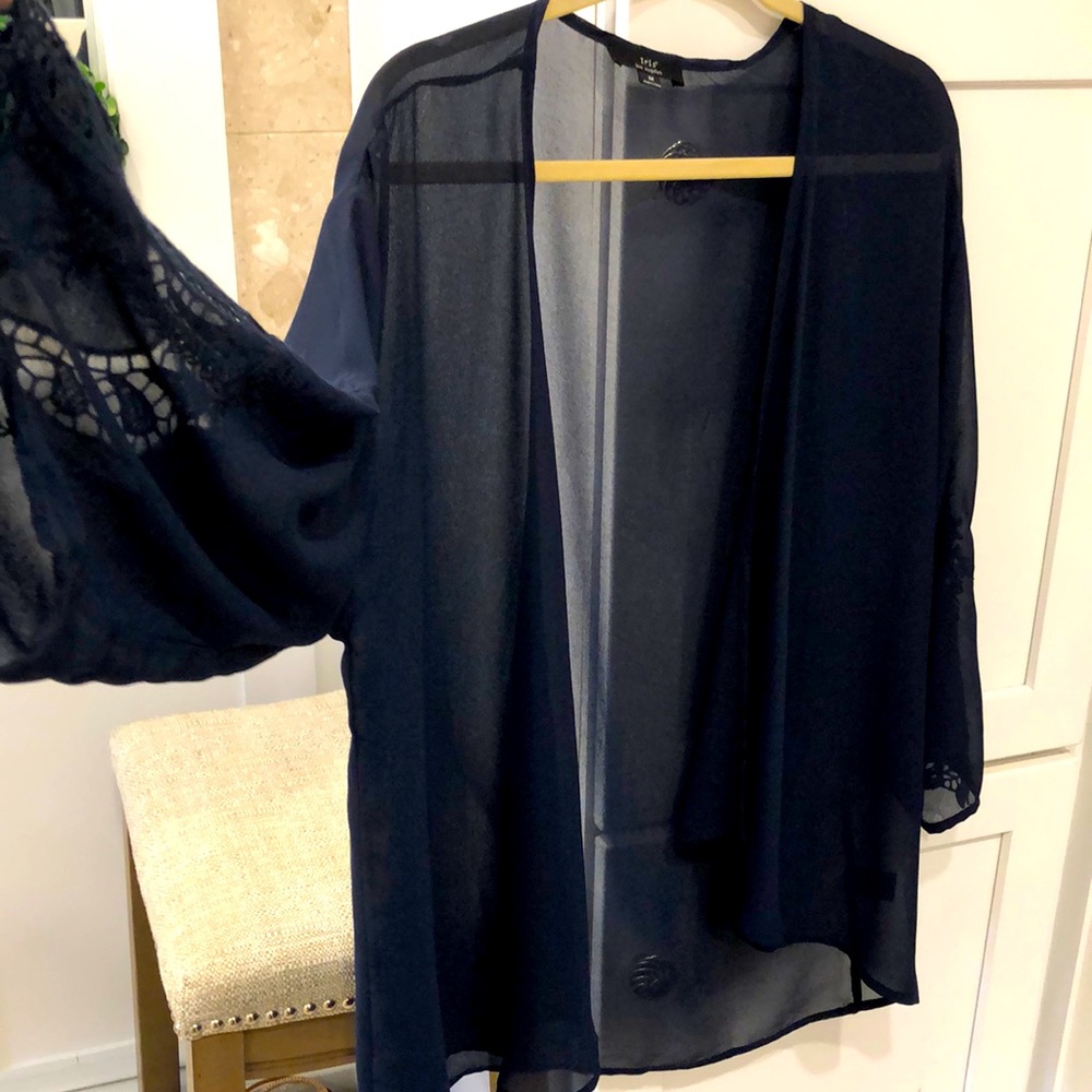 🌘Like new, sheer navy shrug. Size medium